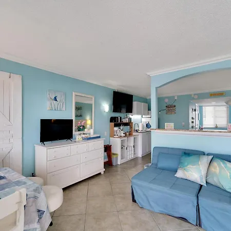 Villa 445 S Gulfview Blvd Unit 412